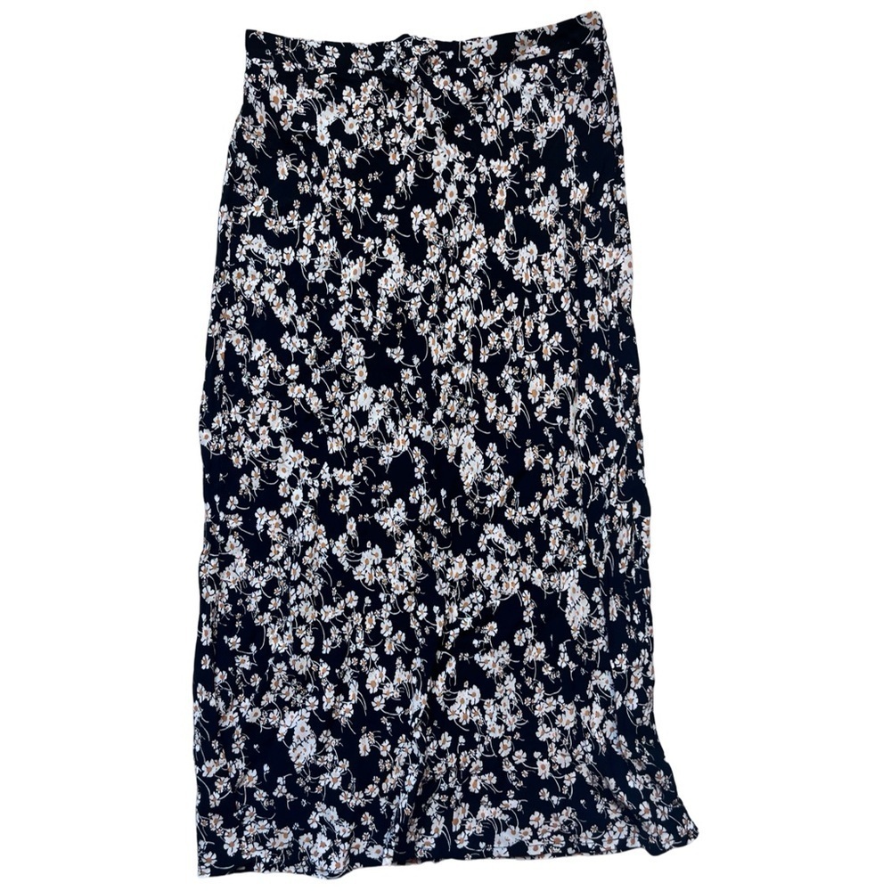 NWT Olivaceous Daisy Print Midi Skirt